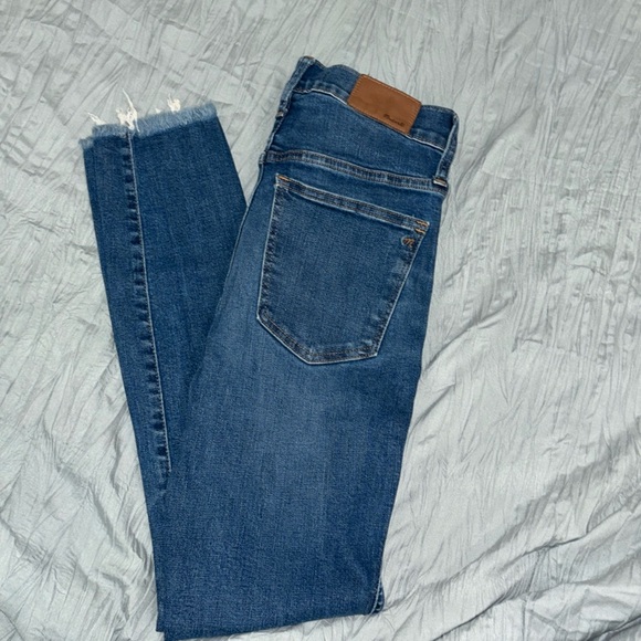 Madewell 10” High Rise Skinny Jeans - Picture 7 of 8